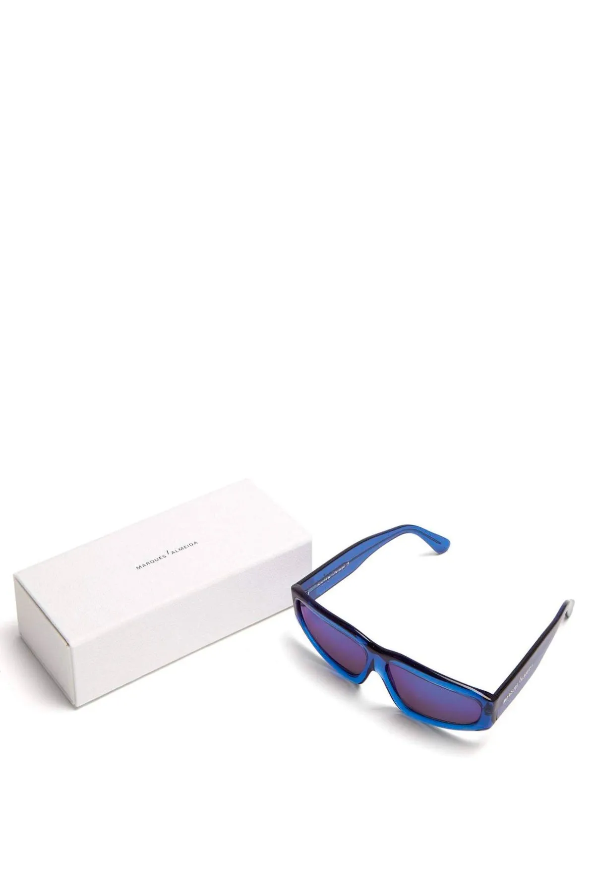BLUE ANGULAR FRAME SUNGLASSES