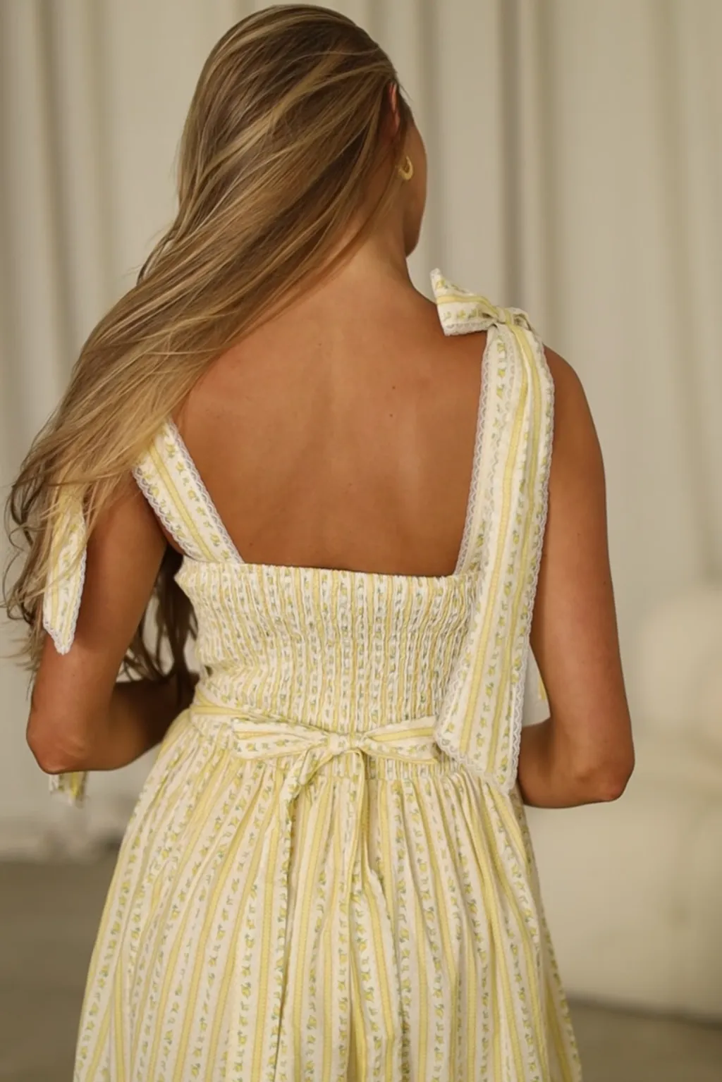 Garcelle Wallpaper Floral Tiered Midi Dress in Yellow