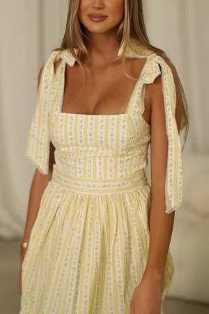 Garcelle Wallpaper Floral Tiered Midi Dress in Yellow