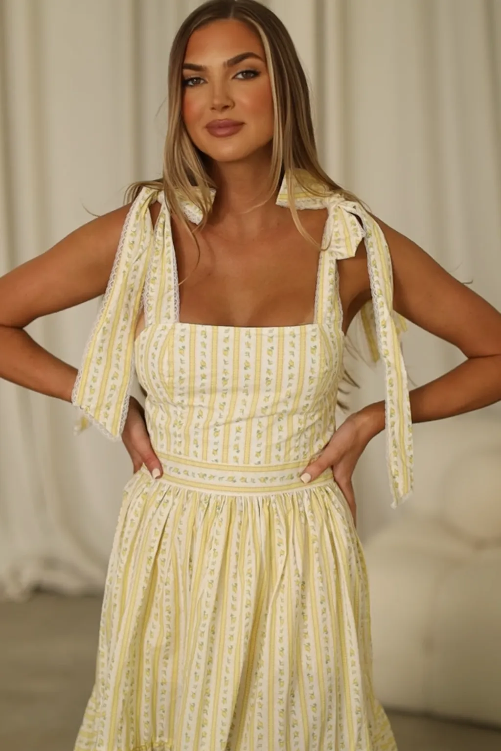 Garcelle Wallpaper Floral Tiered Midi Dress in Yellow