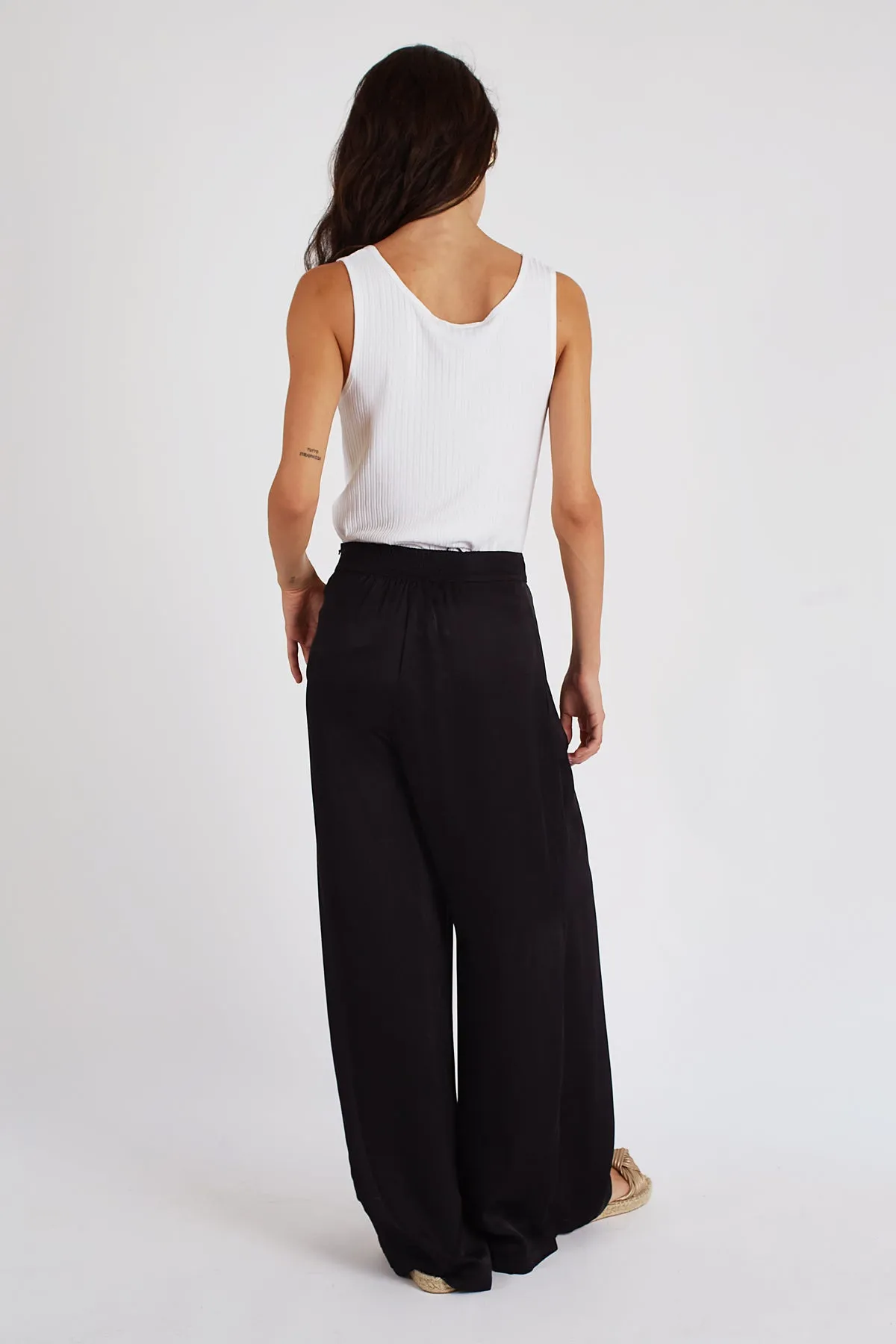 In Plain Sight Evie Trousers in Black