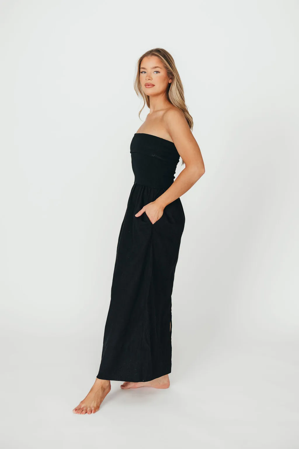 Kaylee Linen and Ribbed Knit Maxi Dress in Black