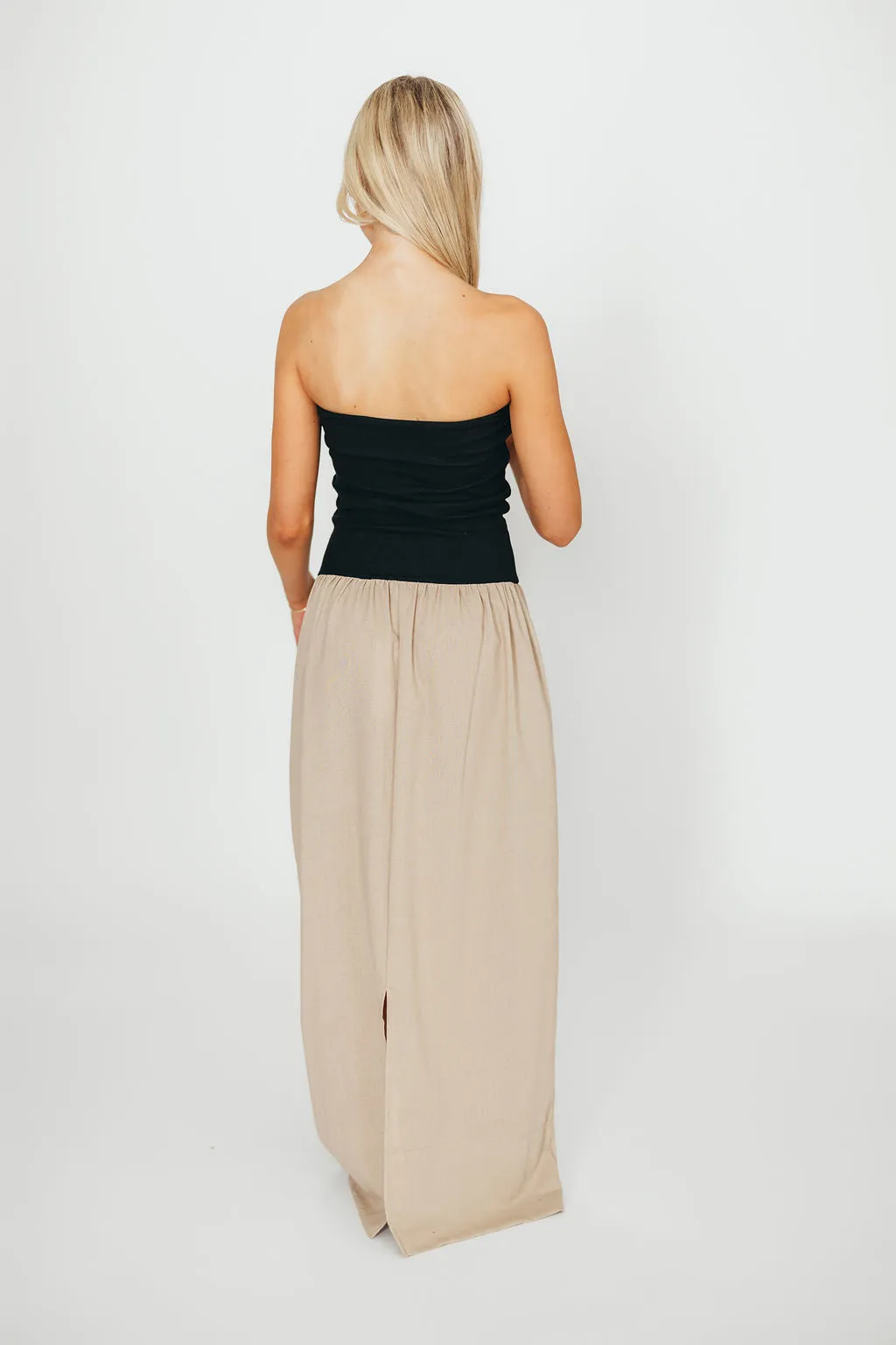 Kaylee Linen and Ribbed Knit Maxi Dress in Black/Tan