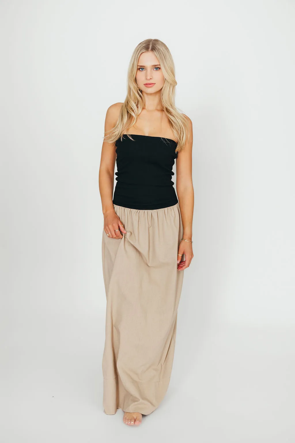 Kaylee Linen and Ribbed Knit Maxi Dress in Black/Tan