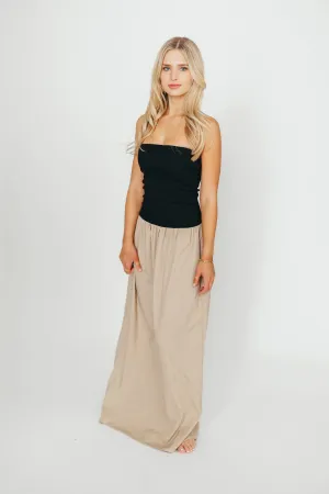 Kaylee Linen and Ribbed Knit Maxi Dress in Black/Tan