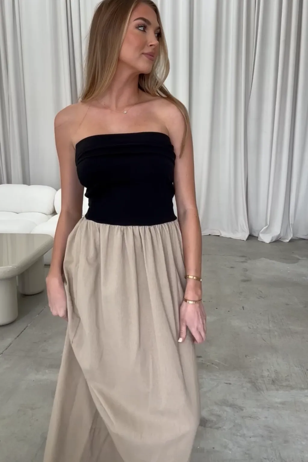Kaylee Linen and Ribbed Knit Maxi Dress in Black/Tan
