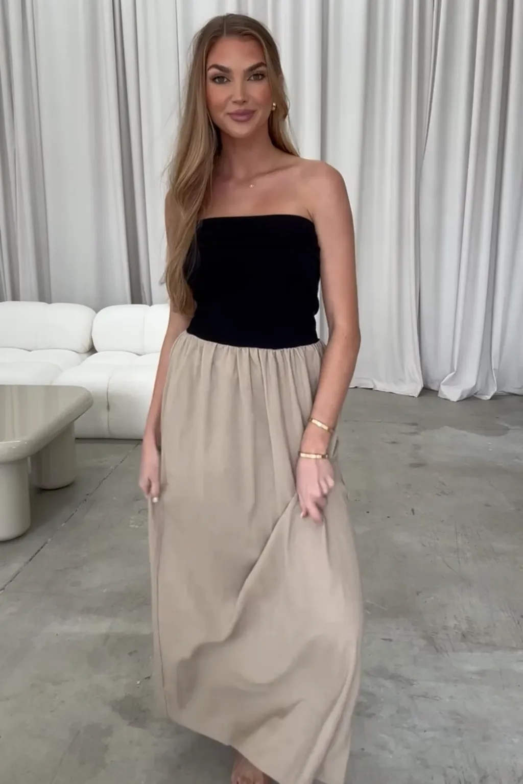 Kaylee Linen and Ribbed Knit Maxi Dress in Black/Tan