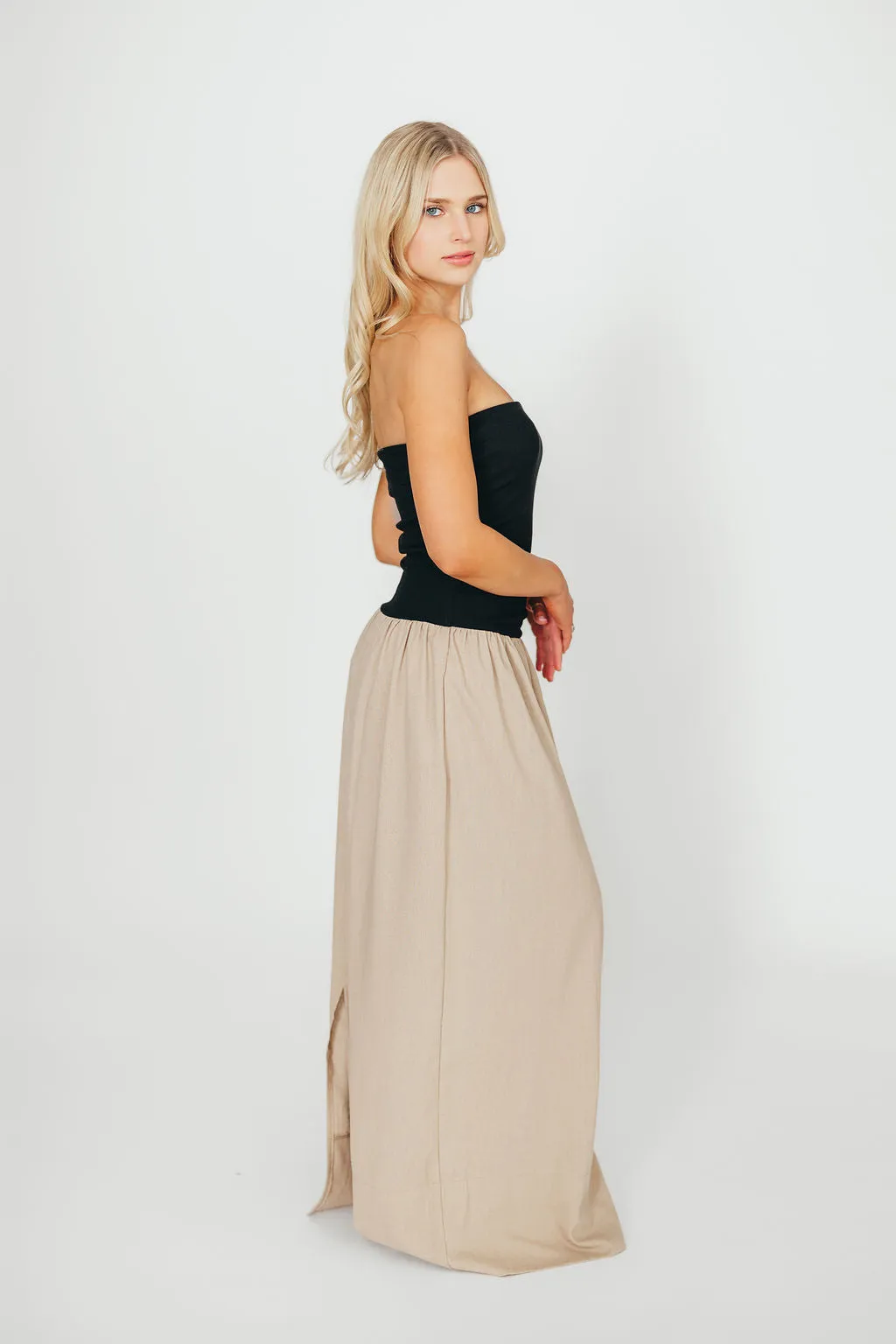 Kaylee Linen and Ribbed Knit Maxi Dress in Black/Tan