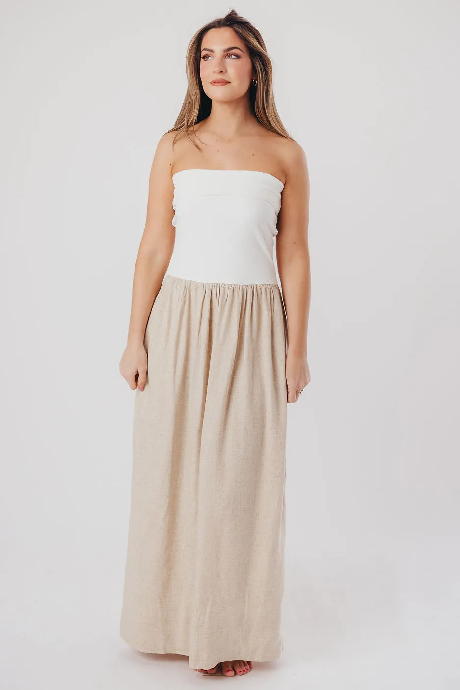 Kaylee Linen and Ribbed Knit Maxi Dress in White/Oatmeal