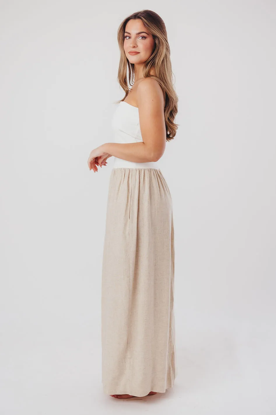 Kaylee Linen and Ribbed Knit Maxi Dress in White/Oatmeal