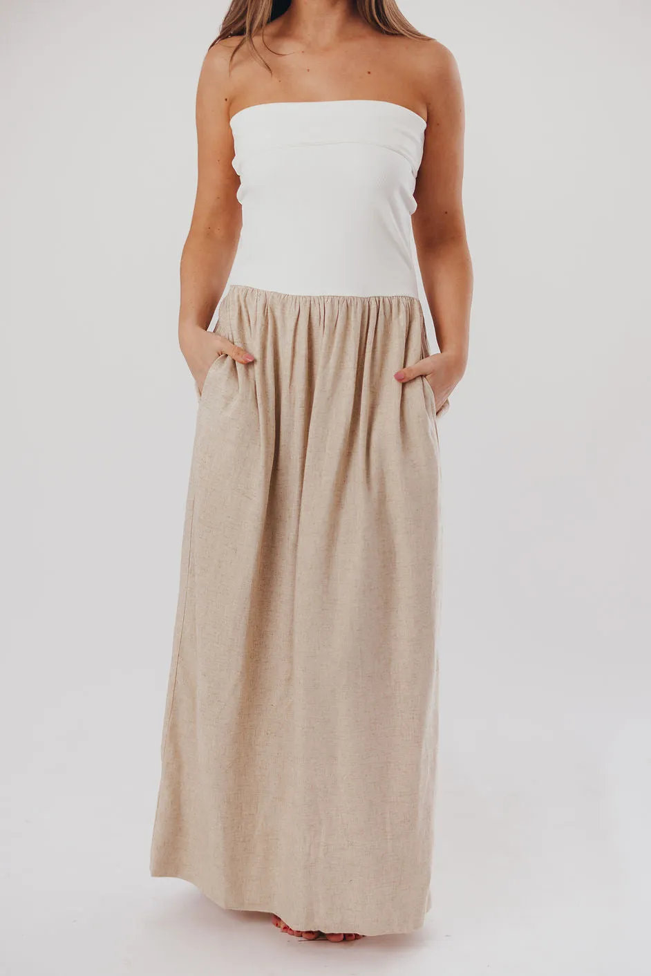 Kaylee Linen and Ribbed Knit Maxi Dress in White/Oatmeal