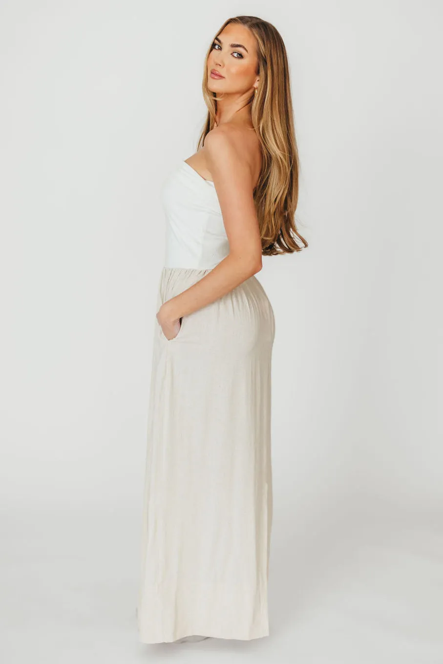 Kaylee Linen and Ribbed Knit Maxi Dress in White/Oatmeal