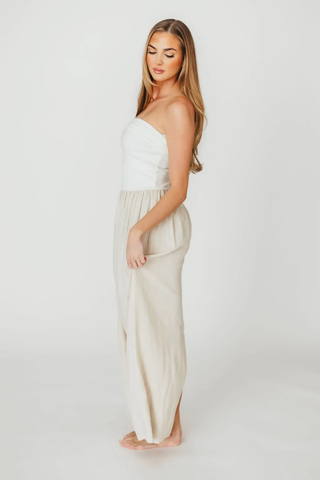 Kaylee Linen and Ribbed Knit Maxi Dress in White/Oatmeal