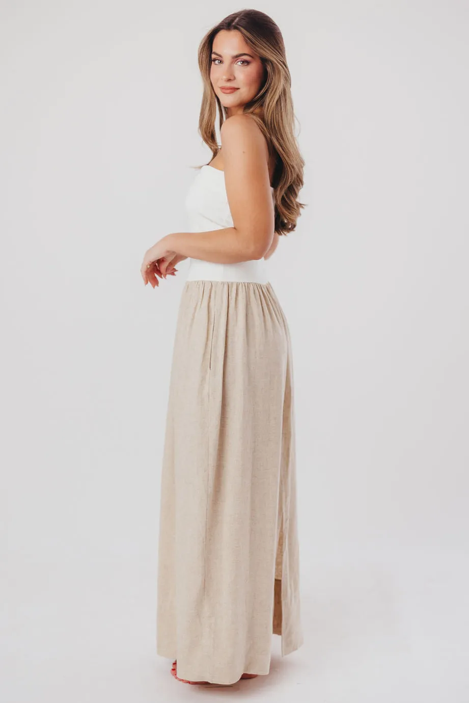 Kaylee Linen and Ribbed Knit Maxi Dress in White/Oatmeal