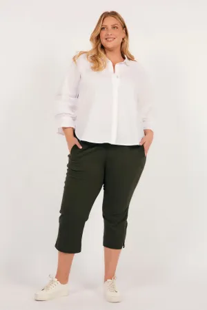 Petite Length Cropped Stretch Capri Pant in Bottle Green