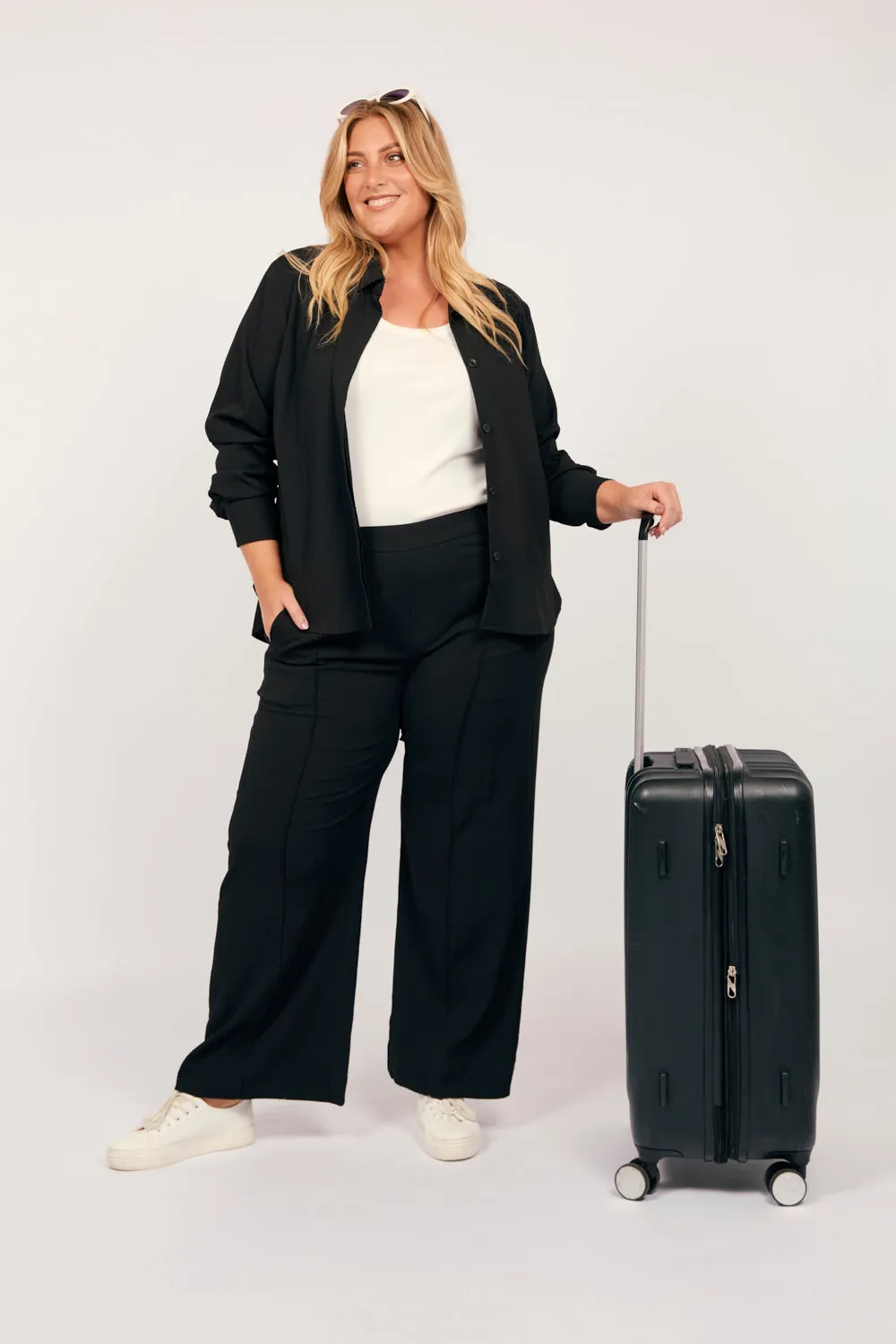 Relaxed Travel Pant in Black