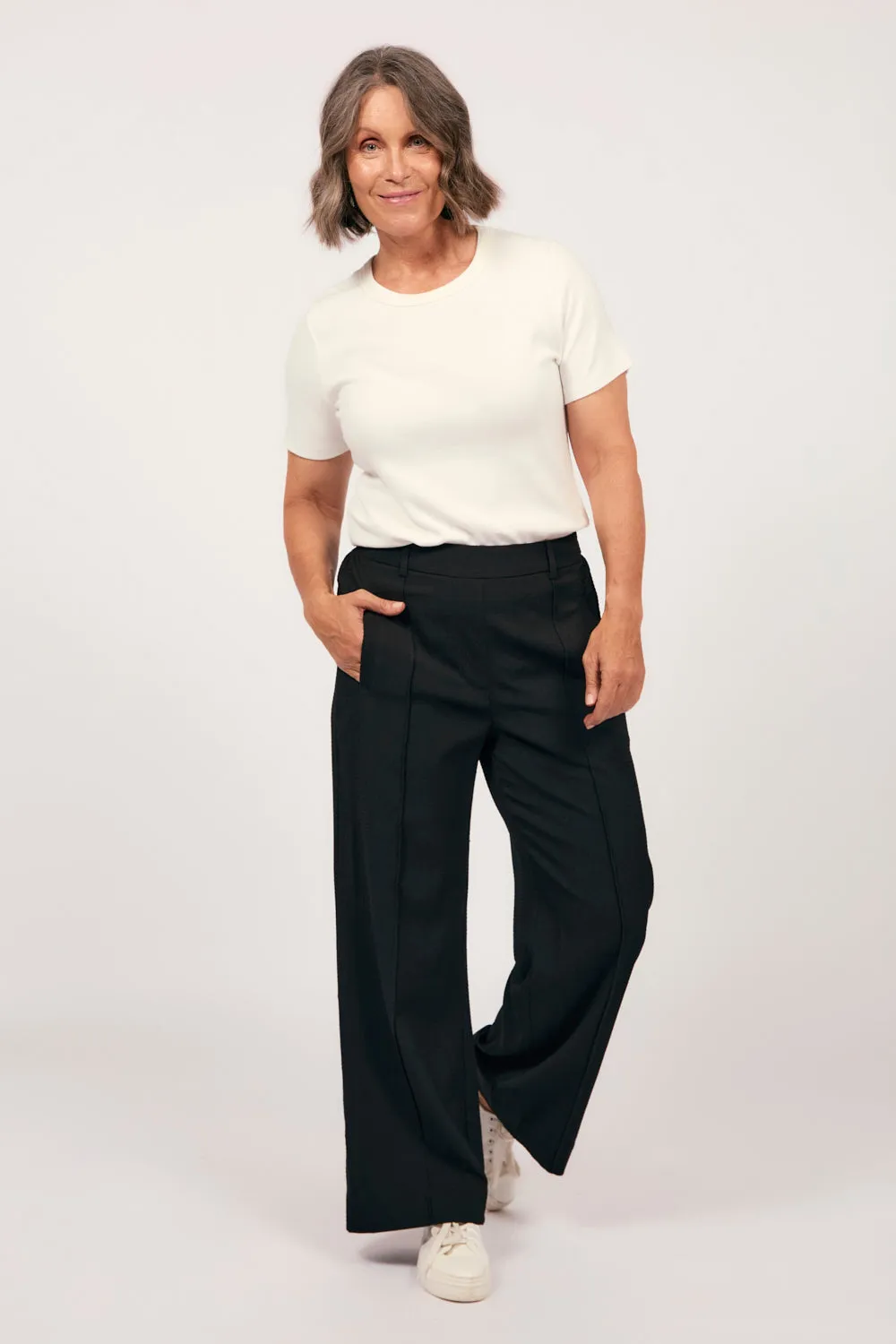 Relaxed Travel Pant in Black