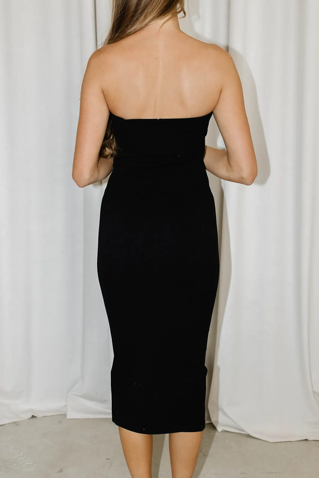 Sunny Non-Slip Strapless Midi Dress in Black