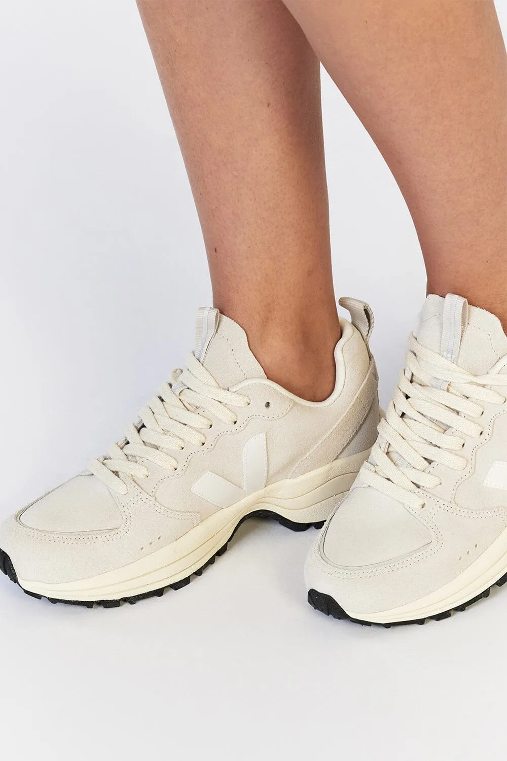 VEJA VENTURI SUEDE NATURAL WHITE